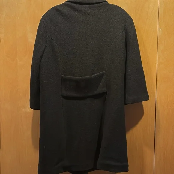 Vintage style black coat - Picture 3 of 11